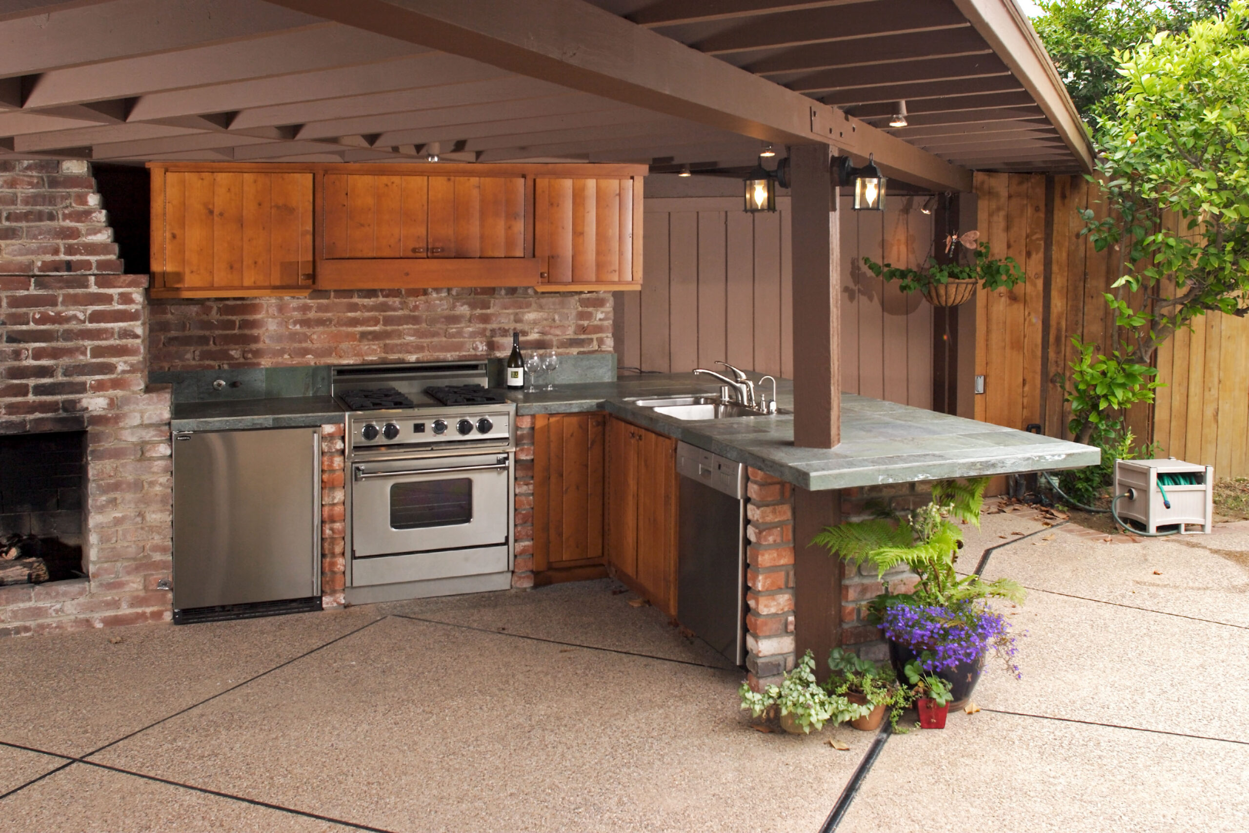 Reasons to Invest in Landscape Lighting for Your Home - Houston Lightscapes